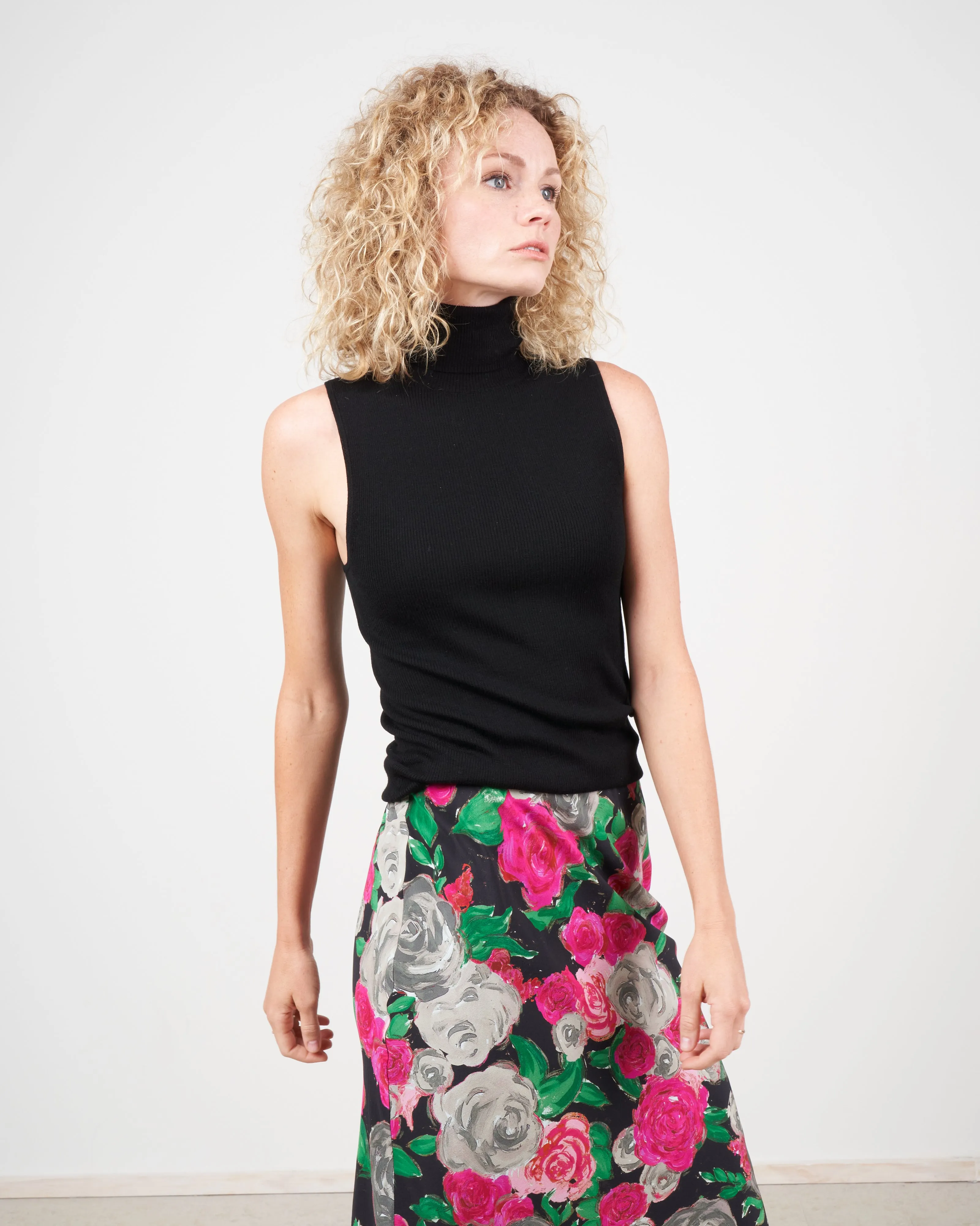 featherweight ribbed turtleneck tank - black
