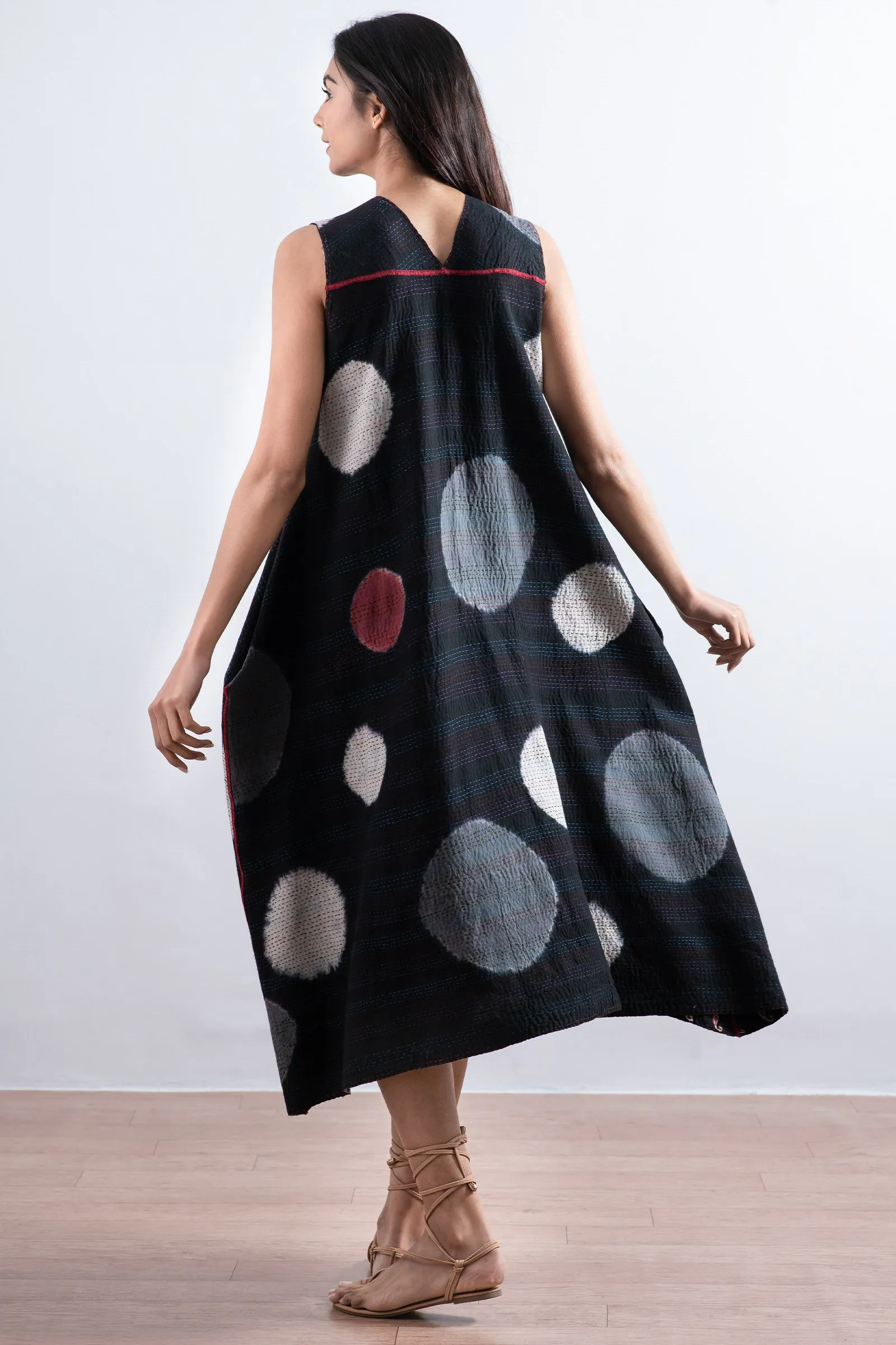 PATCH & CIRCLE PRINT KANTHA TENT DRESS - pc2413-blk -